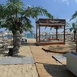 Sea Garden Lux