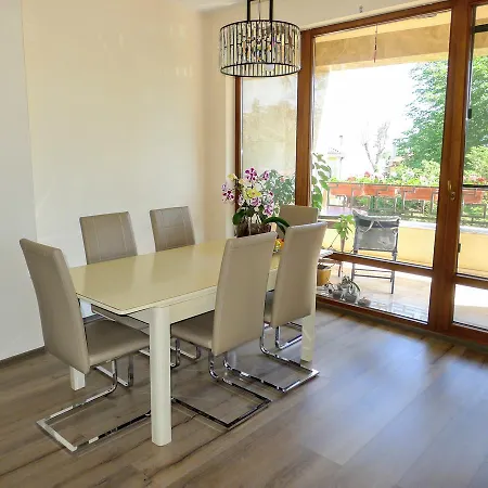 Sea Garden Lux Апартаменты *